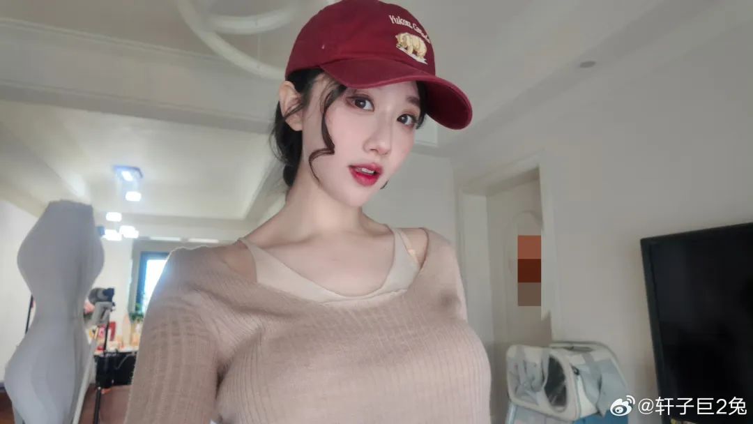 轩子巨2兔晒美图被举报后,称能不能管管恶意举报的人,真的无语死了!