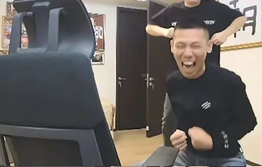 知名网红曝旭旭宝宝年收入高达2千万!但目前收入严重缩水,甚至不如百万网红?,网友热评:再缩也比自己多!