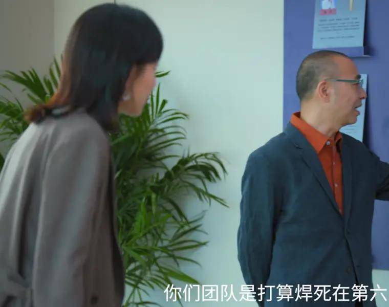 因感情问题离婚10年单身,因郭京飞再被全网关注