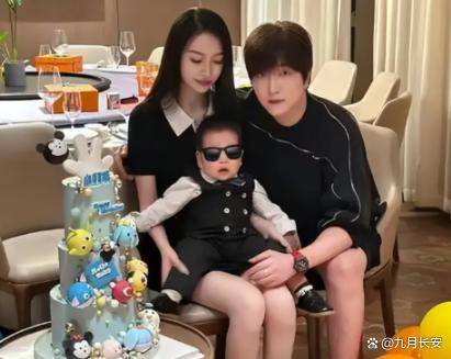白冰私聊记录曝光引热议