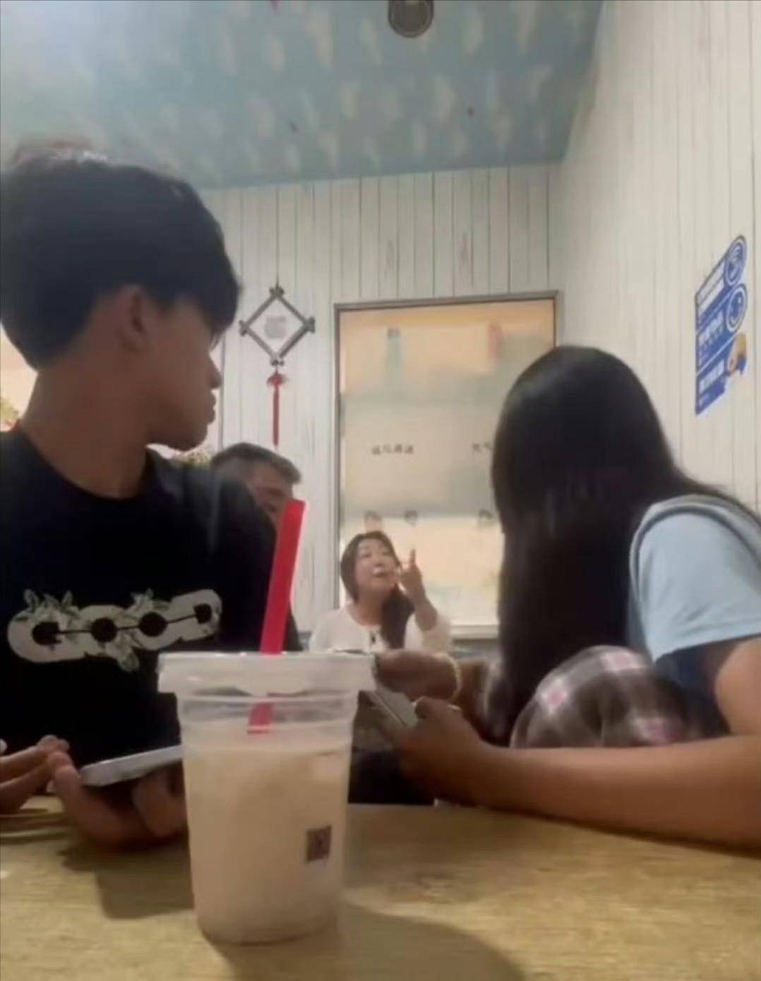 山东男子与未成年女孩冲突后续:警方行拘,过往行为曝光