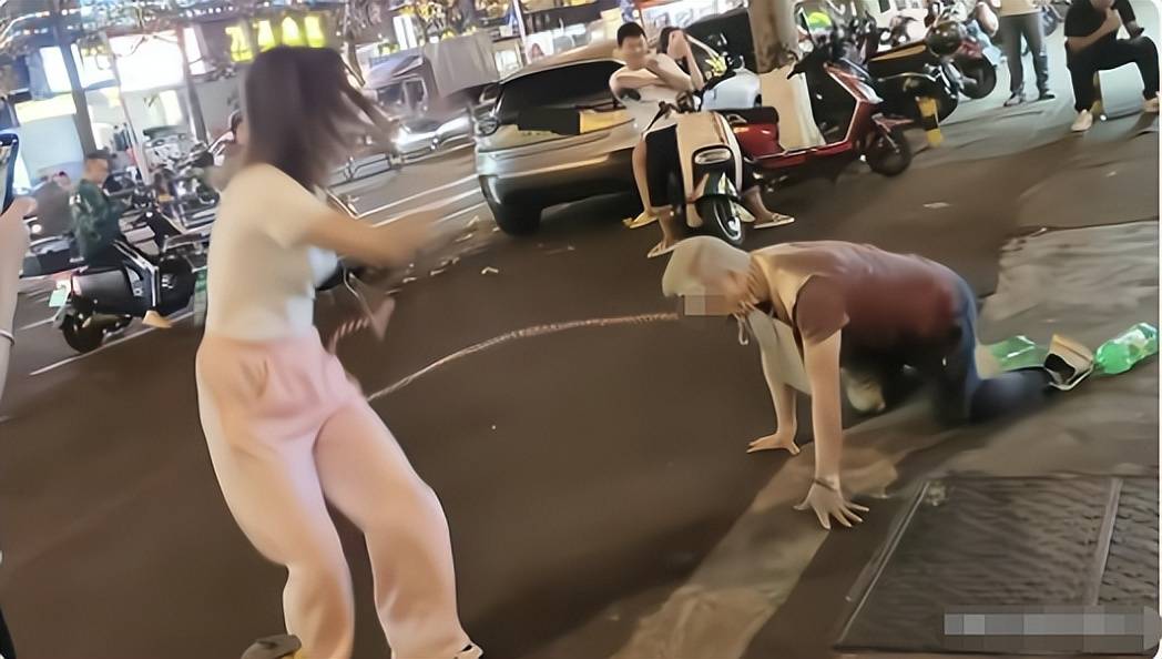 网络低俗摆拍事件警示