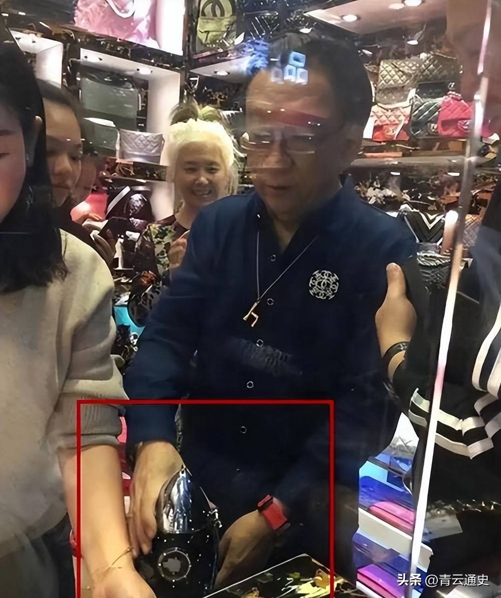 老戏骨人设崩塌:贪财好色晚节不保