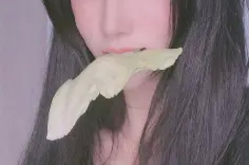 香港女星黄昏恋高调秀恩爱，曾遭前夫家暴终获幸福