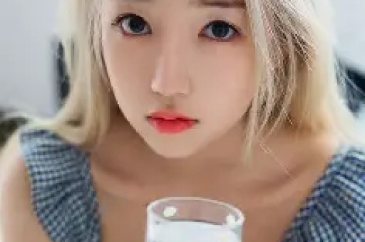 内娱女星深夜KTV陪酒人设崩塌，网友炸锅