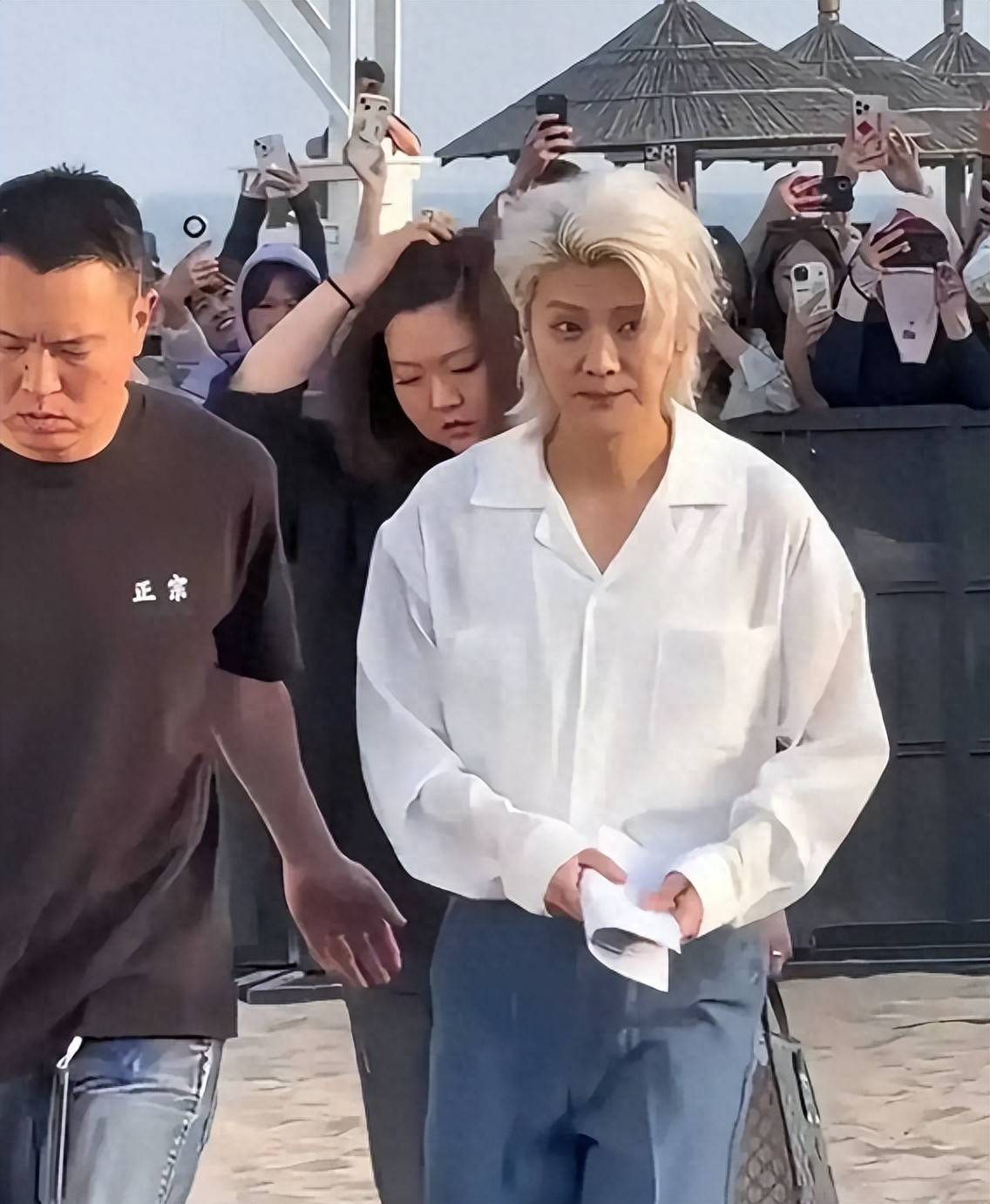 半月内三位明星塌房：鹿晗郭宇欣韩红接连翻车