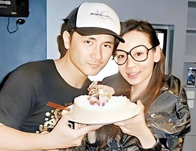 香港女星洗冤 单亲妈熬夜直播多年