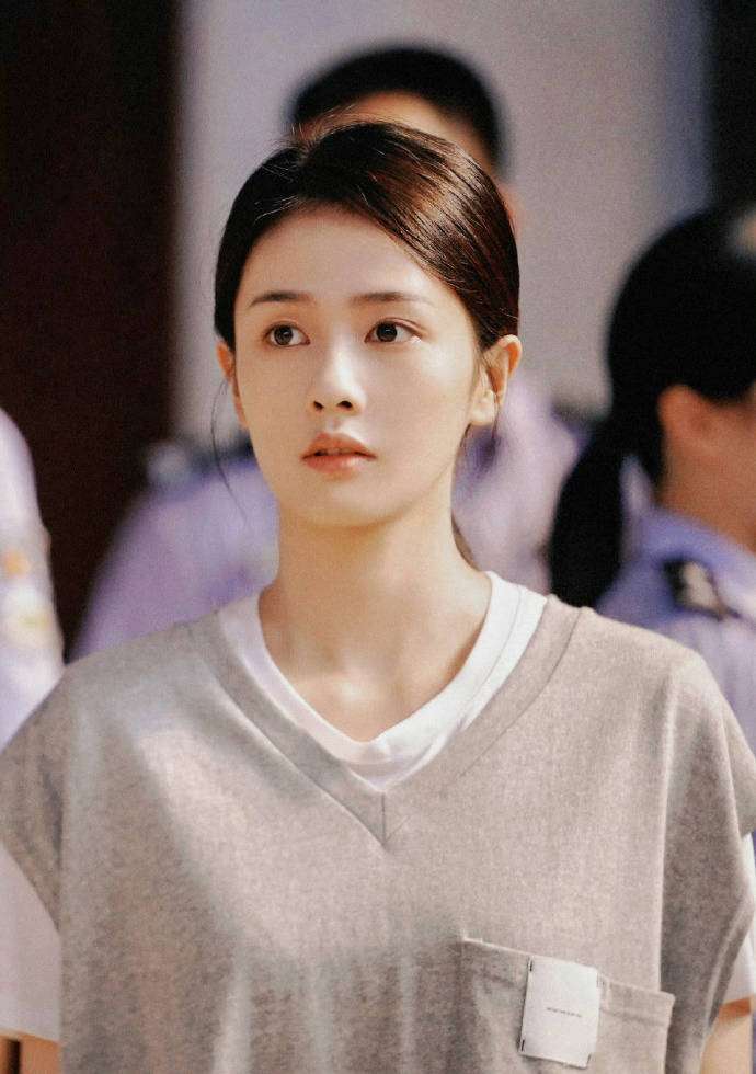小城女孩铁证六连，顶流人设一夜崩塌