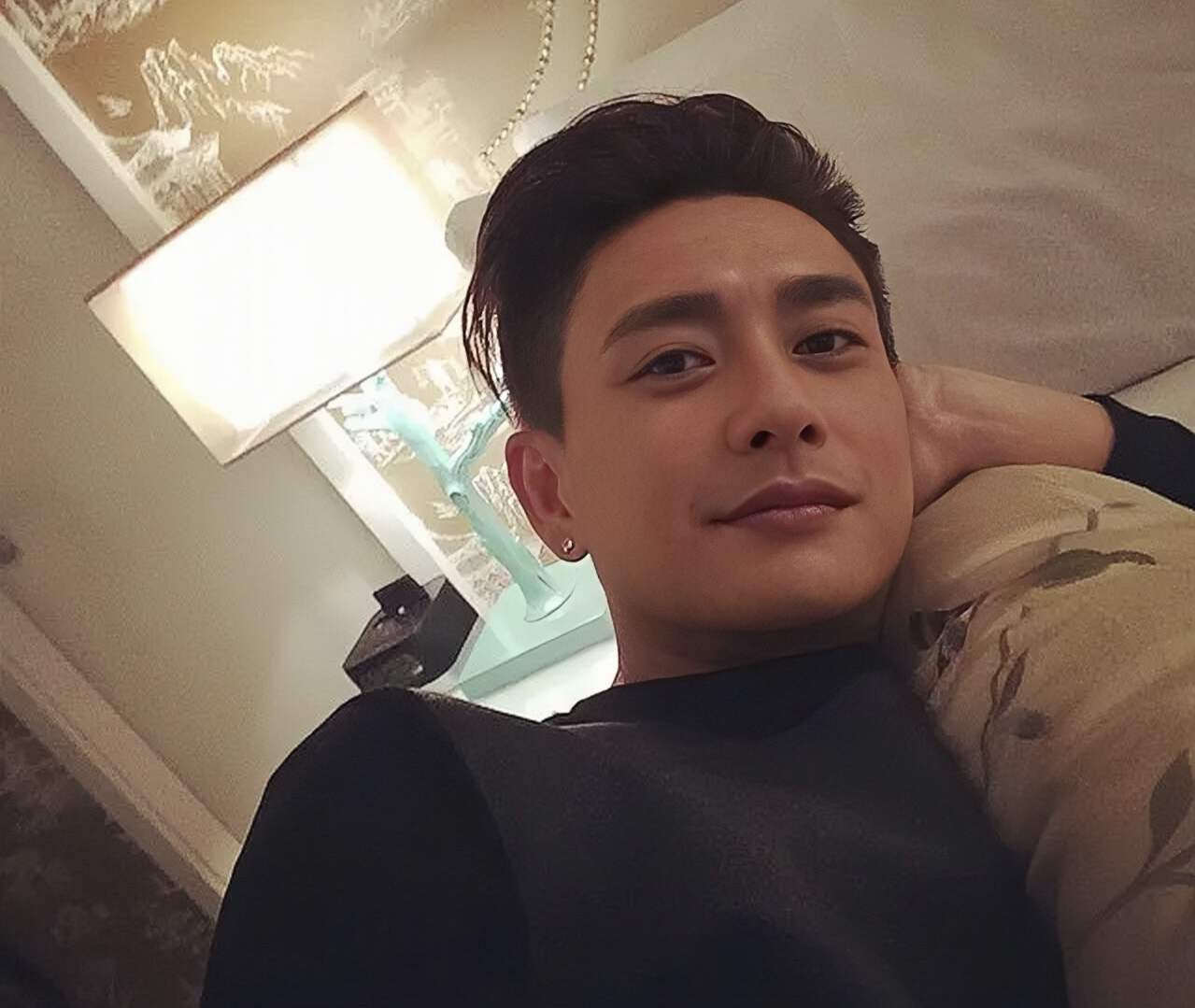 香港男星受父母离婚影响不婚,称离世前花光积蓄